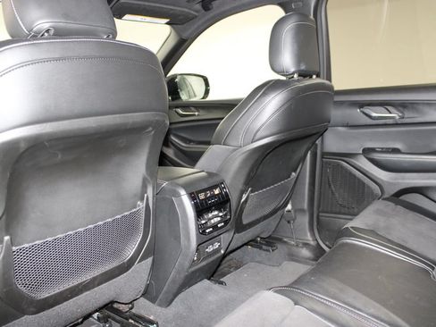 Used 2024 Jeep Grand Cherokee L Altitude AWD/4WD image 21