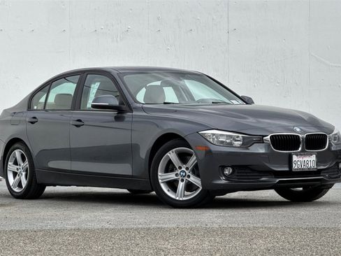Used 2013 BMW 320i Sedan image 2