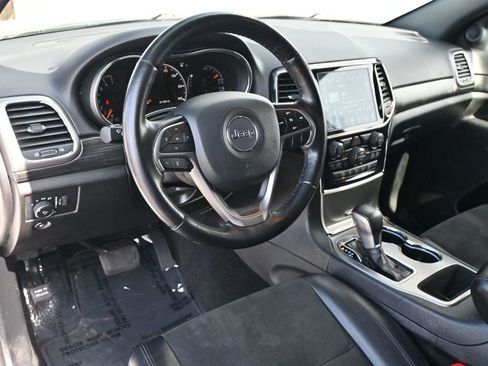 Used 2021 Jeep Grand Cherokee Laredo X AWD/4WD image 9