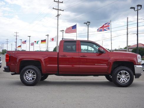 Used 2018 Chevrolet Silverado 1500 LT w/ All Star Edition AWD/4WD image 8
