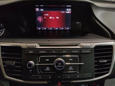Used 2017 Honda Accord LX image 25