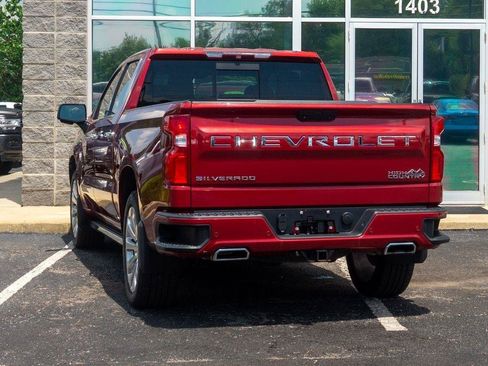 Used 2019 Chevrolet Silverado 1500 High Country w/ Technology Package AWD/4WD image 4