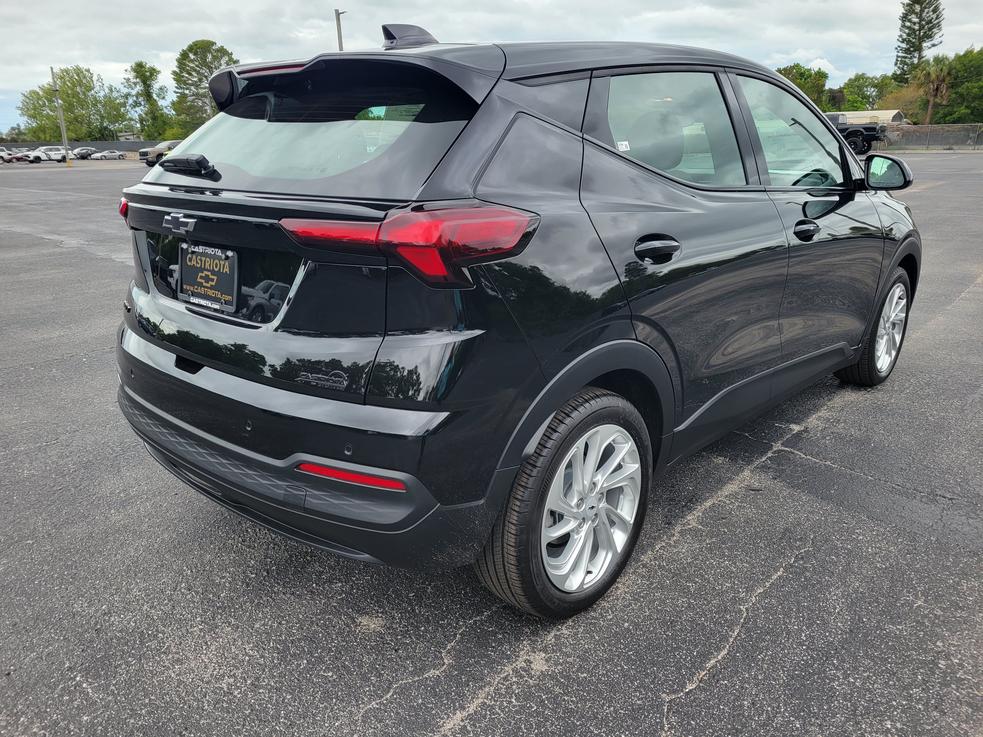 New 2027 Chevrolet Bolt LT w/ Comfort Package FWD image 5