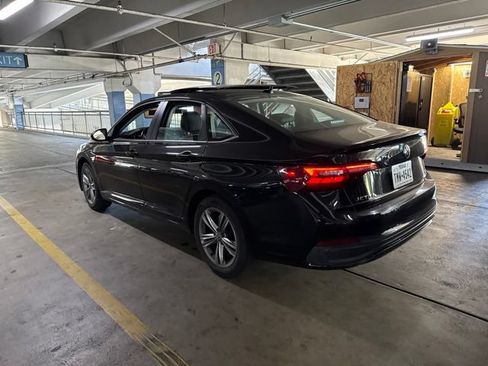 Used 2024 Volkswagen Jetta SE FWD image 4