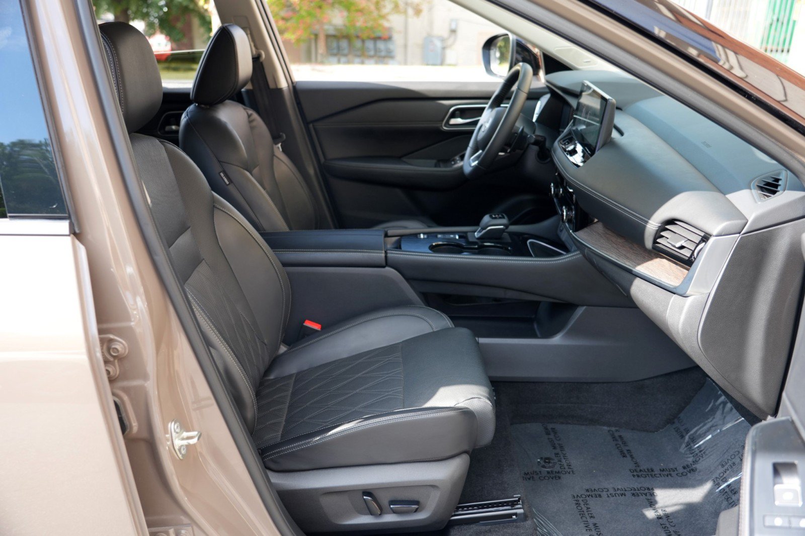 Used 2024 Nissan Rogue Platinum w/ Platinum Premium Package FWD image 15