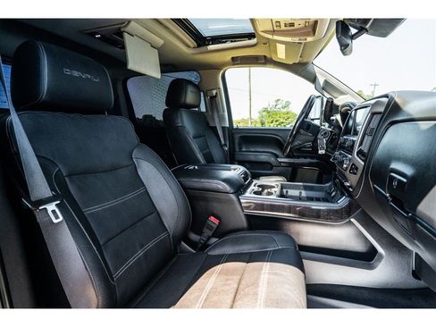 Used 2015 GMC Sierra 2500 Denali w/ Duramax Plus Package image 33