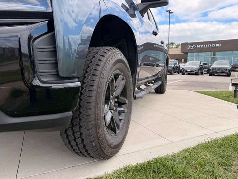 Used 2021 Chevrolet Silverado 1500 LT Trail Boss w/ LPO, Dark Essentials Package AWD/4WD image 14
