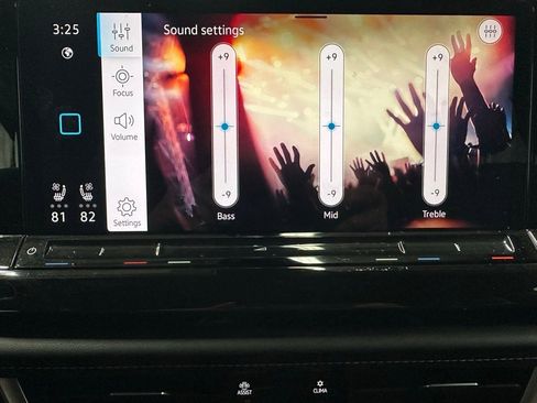 Used 2025 Volkswagen Atlas Cross Sport SE image 34