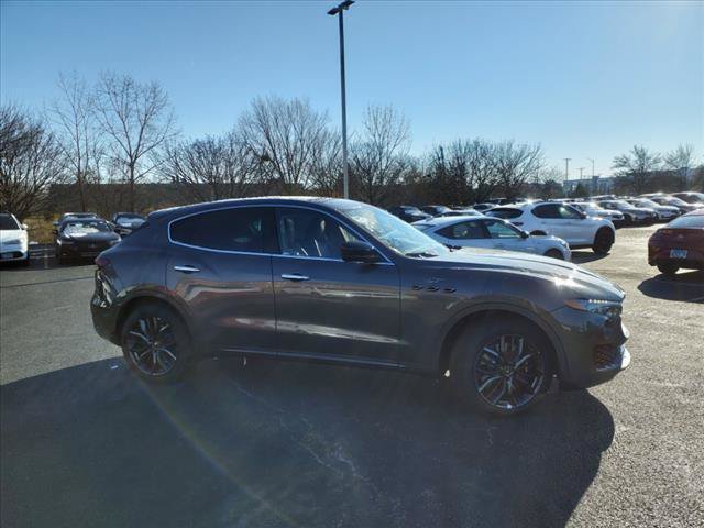 Used 2024 Maserati Levante GT Ultima AWD/4WD image 2