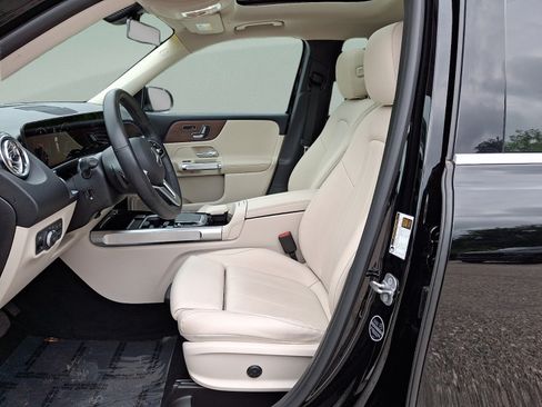 Used 2023 Mercedes-Benz GLB 250 4MATIC image 12