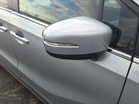 Used 2025 Honda Odyssey EX-L image 6