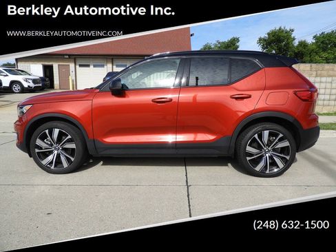 Used 2021 Volvo XC40 P8 Recharge w/ Advanced Package AWD/4WD image 2