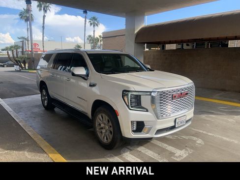 Certified 2023 GMC Yukon XL Denali image 3