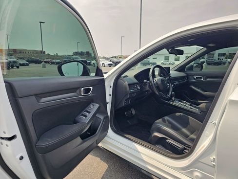 Used 2023 Honda Civic Sport image 18