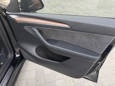 Used 2024 Tesla Model Y Performance AWD/4WD image 38
