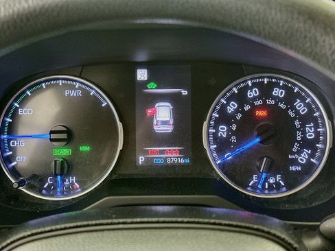 Used 2020 Toyota RAV4 LE w/ All Weather Liner Package AWD/4WD image 19