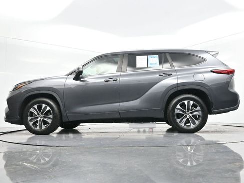 Used 2023 Toyota Highlander XLE image 45