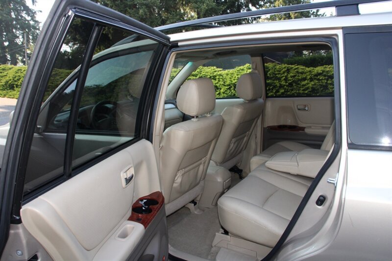 Used 2007 Toyota Highlander Limited w/ Extra Vale Pkg #3 AWD/4WD image 14
