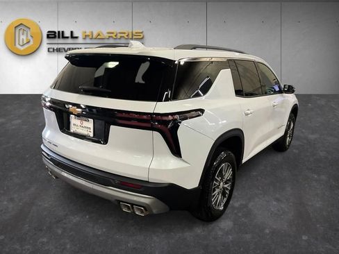 Used 2026 Chevrolet Traverse LT w/ LPO, Floor Liner Package AWD/4WD image 2
