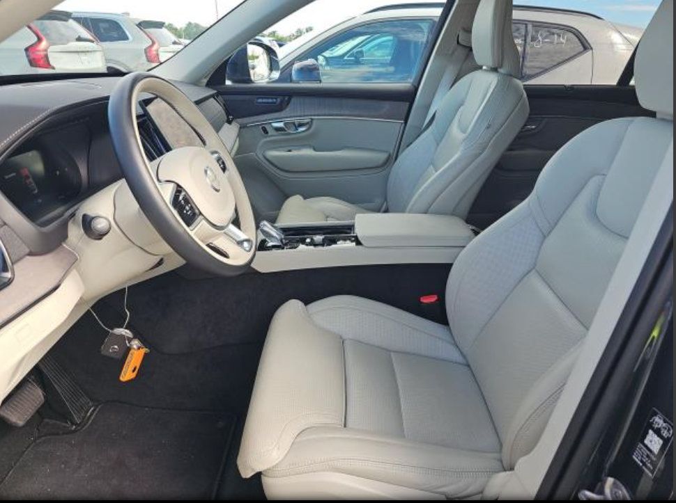 Used 2026 Volvo XC90 B6 Ultra AWD/4WD image 4