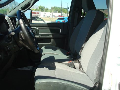 Used 2024 RAM 2500 Big Horn AWD/4WD image 12