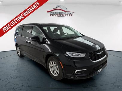 Used 2024 Chrysler Pacifica Touring-L