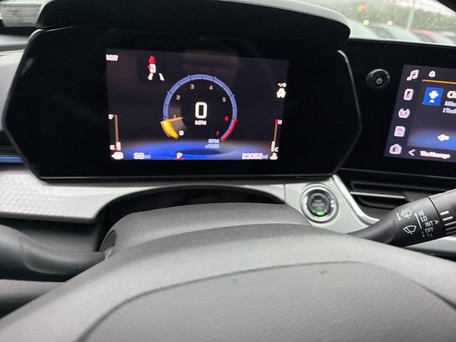 Used 2024 Chevrolet Trax LT w/ LT Convenience Package FWD image 18