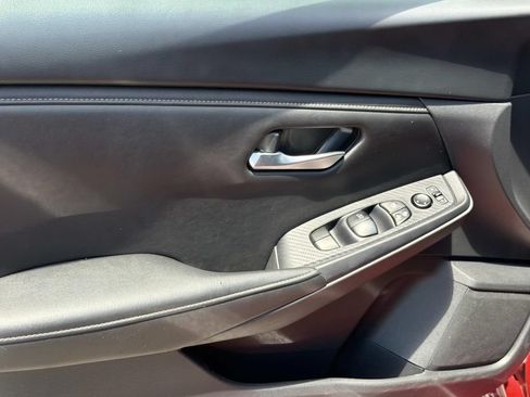 Used 2024 Nissan Sentra SV FWD image 11