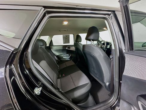 Used 2025 Kia Soul LX w/ LX Technology Package image 28