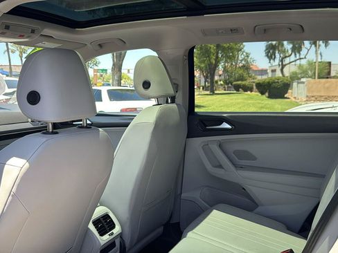Used 2023 Volkswagen Tiguan SE w/ Panoramic Sunroof Package FWD image 26