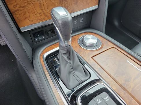 Used 2024 Nissan Armada SL w/ Captain's Chairs Package image 17