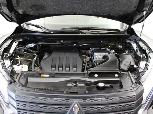 Used 2024 Mitsubishi Eclipse Cross SEL AWD/4WD image 32