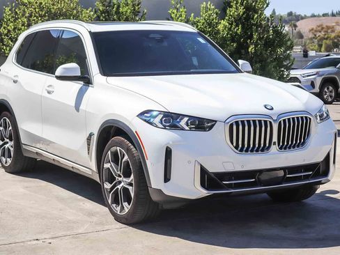 Used 2026 BMW X5 sDrive40i RWD image 3