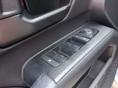 Used 2025 Toyota Tacoma SR image 12