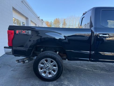 Used 2017 Ford F250 Lariat w/ Chrome Package image 11