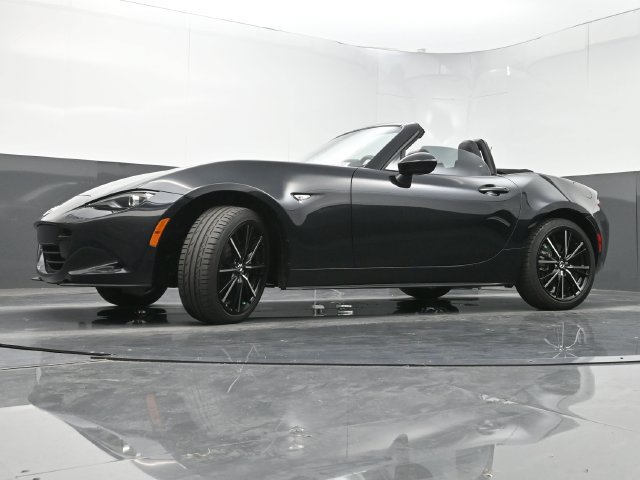 Used 2024 MAZDA MX-5 Miata Grand Touring RWD image 25