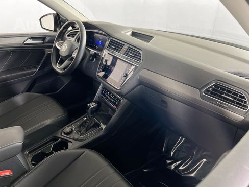 Used 2022 Volkswagen Tiguan SE image 28
