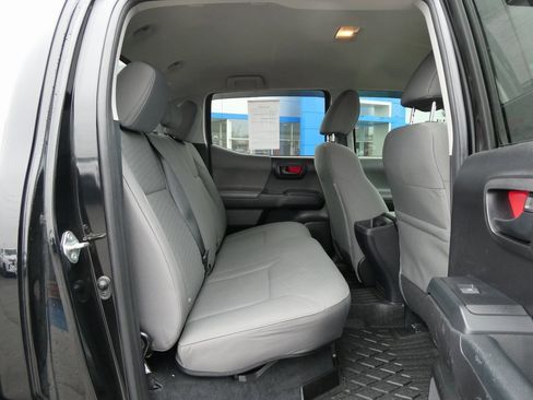 Used 2020 Toyota Tacoma SR image 16