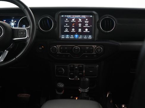 Used 2021 Jeep Wrangler Unlimited Sahara w/ Cold Weather Group image 13