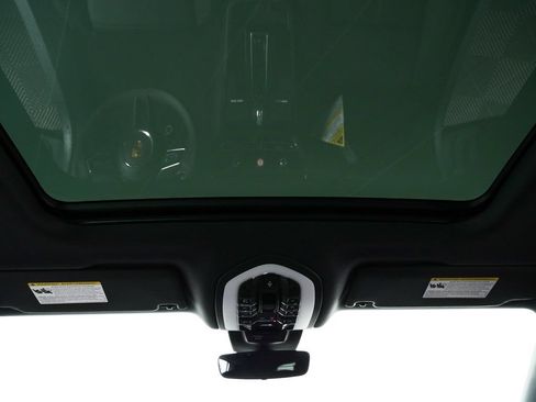 Certified 2026 Porsche Macan AWD/4WD image 21