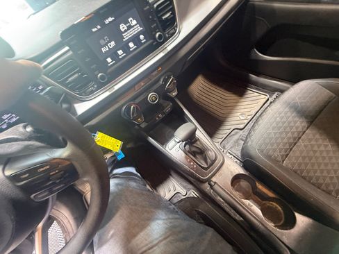 Used 2020 Kia Rio S image 24