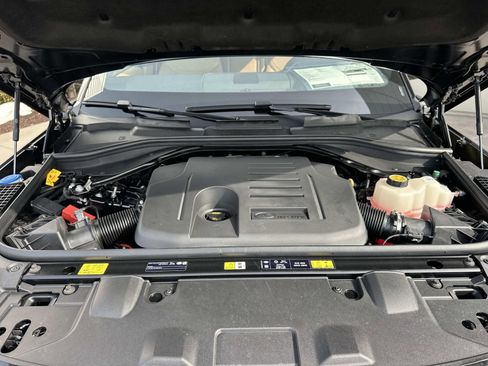 New 2026 Land Rover Range Rover SE image 21