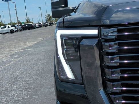 Used 2024 GMC Sierra 2500 Denali Ultimate AWD/4WD image 10