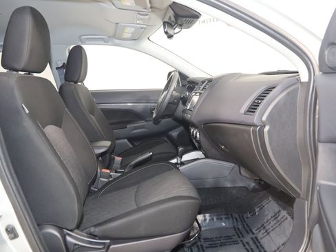 Used 2025 Mitsubishi Outlander Sport AWD image 10
