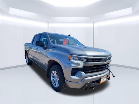 Used 2023 Chevrolet Silverado 1500 RST w/ Max Trailering Package AWD/4WD image 2