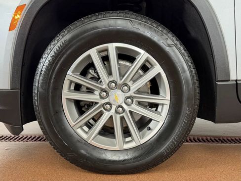 Used 2023 Chevrolet Traverse LT w/ LPO, Floor Liner Package AWD/4WD image 8