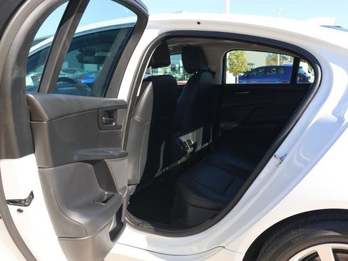 Used 2019 Jaguar XE Premium image 23