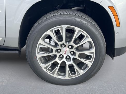New 2026 GMC Yukon XL Denali w/ Denali Reserve Package AWD/4WD image 37