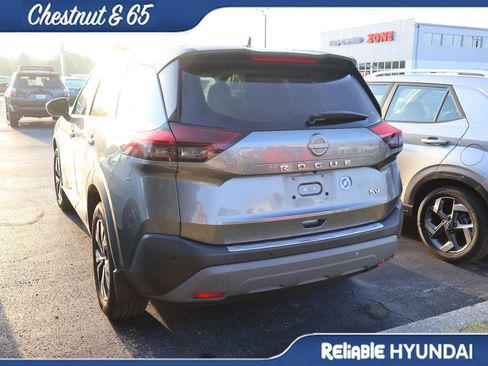 Used 2023 Nissan Rogue SV FWD image 16