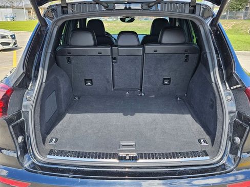 Used 2017 Porsche Cayenne S Platinum image 7